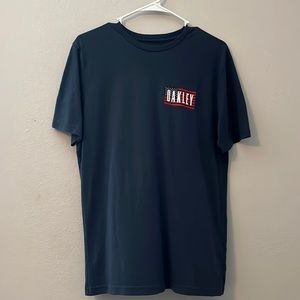 Oakley tshirt size S